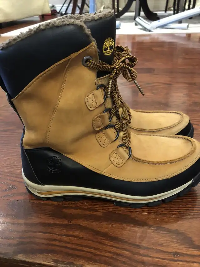 Timberland Chillberg Boots - size 7 youth in Kids & Youth in City of Toronto - Image 3