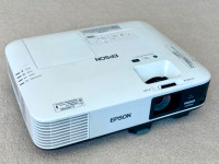 EPSON PowerLite 2250U WUXGA/FHD 3LCD Professional Projector
