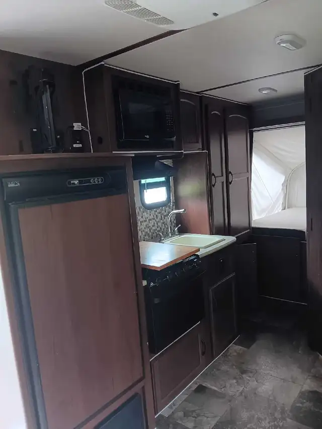 2015 Jayco Feather Ultra Lite in Travel Trailers & Campers in Trenton - Image 7