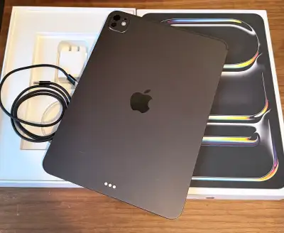 iPad Pro 11-inch 256GB (M5) Wi-Fi 100% Battery Health!, View more
