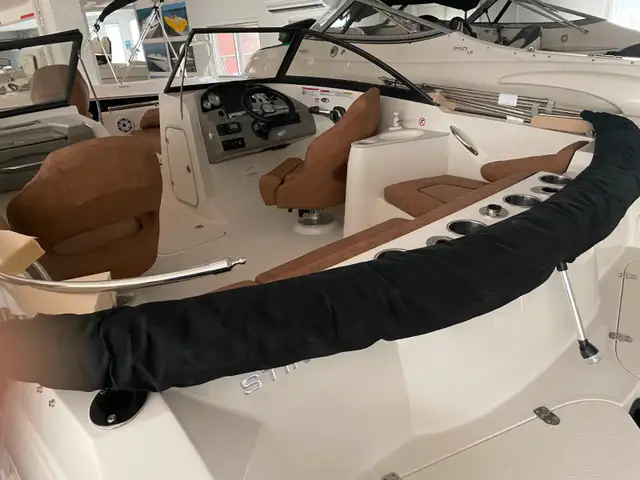 Bateau Stingray 201DC (20 pieds) 2022 in Powerboats & Motorboats in Granby - Image 3