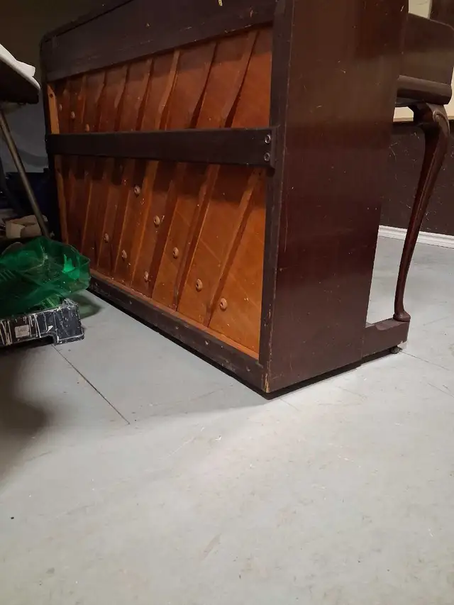Kemble "Minx"  Spinet Mini Piano in Pianos & Keyboards in City of Halifax - Image 4