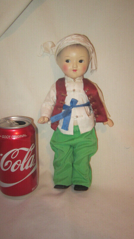 Lovely 10 inch Porcelain ~ Chinese Female Doll ~ Cracked Leg #1 in Arts & Collectibles in Winnipeg