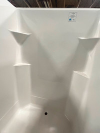 1-Piece Tub-Shower Combination; 48", centre drain