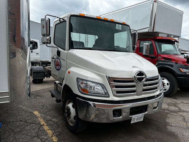 2010 Hino 185 in Cars & Trucks in City of Toronto - Image 2