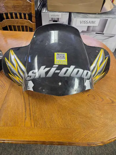 Selling some items from my old sled. Everything came off a rev chassis 2006 skidoo mach z 2 windshie...