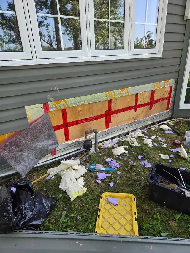 Vinal Siding Repairs and installing 528931172312033284