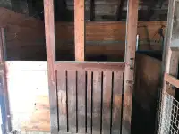 Stalles pour chevaux, Box avec portes