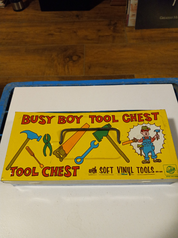 Vintage 1960s Busy Boy Tin Tool Chest In Excellent Condition in Arts & Collectibles in Trenton