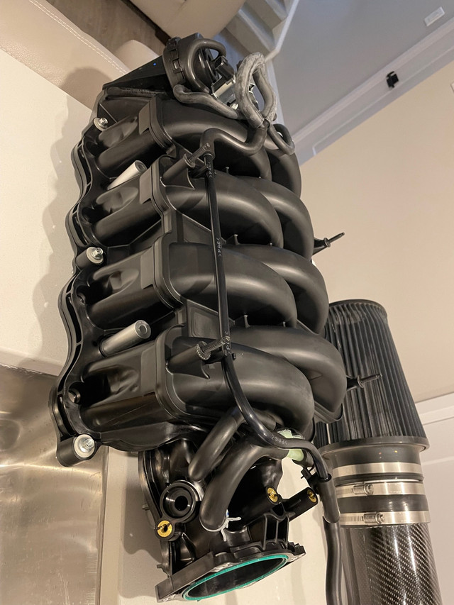 2015-2022 gt350R intake manifold BNIB in Engine & Engine Parts in Cambridge - Image 3