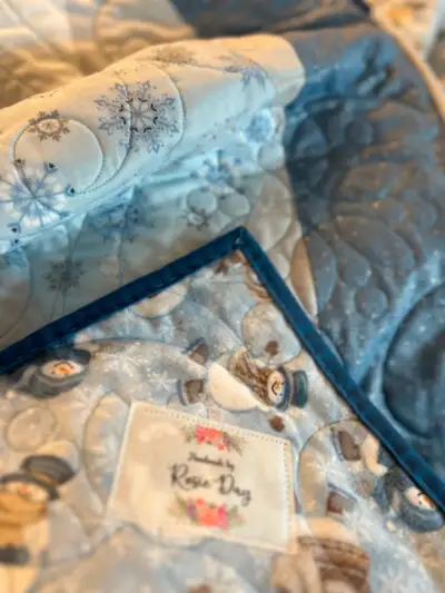 ❄️❄️ Blue Winter Ice Quilt. While winters here you’re going to want to hide under this beauty. ❄️ fl...