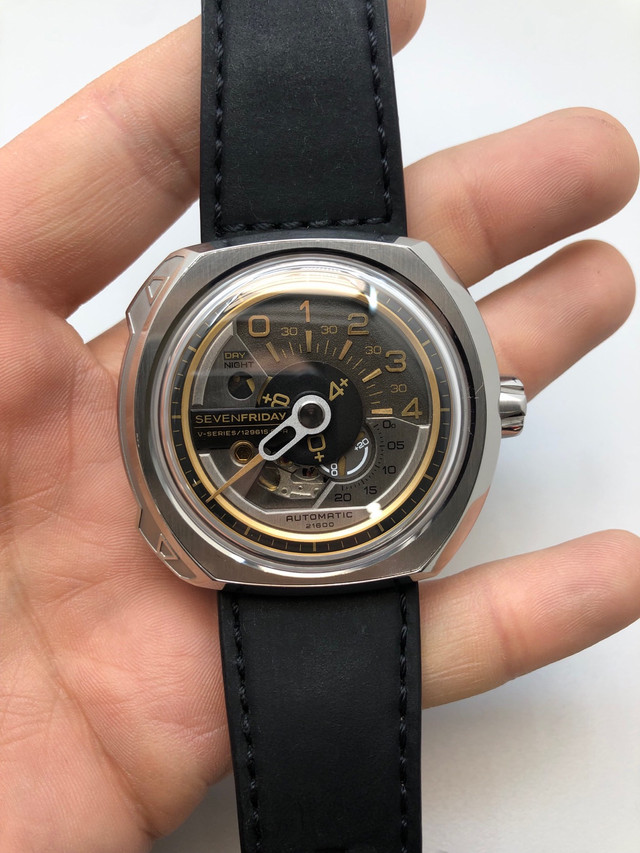 Sevenfriday V2/01 Automatic watch montre pour homme automatique dans Bijoux et montres  à Ville de Montréal - Image 3