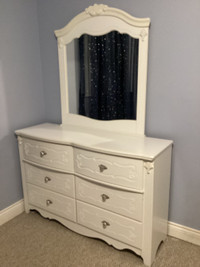 QUALITY WHITE DRESSER WITH MIRROR