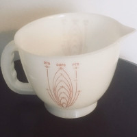 Vintage Tupperware Mix N Store Measuring Pitcher,