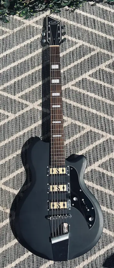 Supro Baritone Hampton, View more