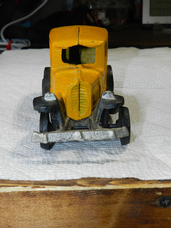 Vintage Cast Iron Coca Cola Car Yellow Model T Style Delivery Tr in Arts & Collectibles in Strathcona County - Image 4