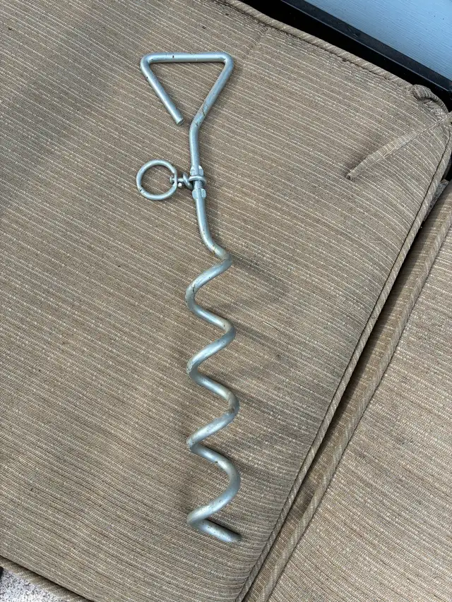 dog chain spiral anchor stake in Accessories in St. Catharines - Image 2