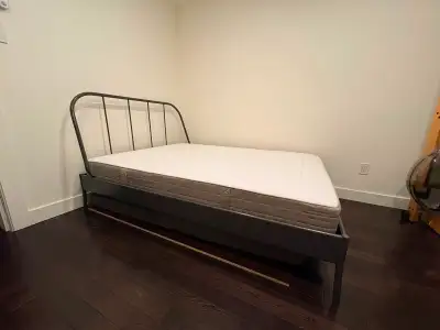 Lit double+matelas / Full bed frame+mattress, View more
