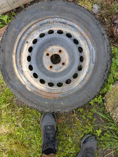 Honda Civic rim and tires
