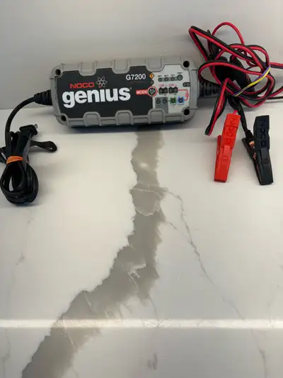 I'm selling a used NOCO Genius G7200 battery charger that delivers 7.2A (7200mA) for 12V and 24V bat...