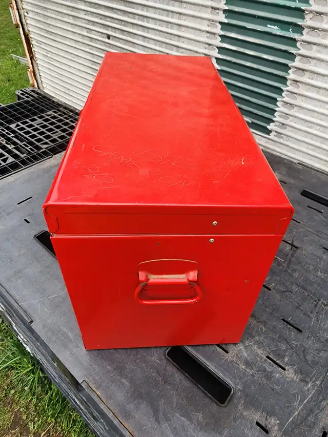 6 Drawers Red  With Black Sliding Drawers Tool Chest in Tool Storage & Benches in Windsor Region - Image 7
