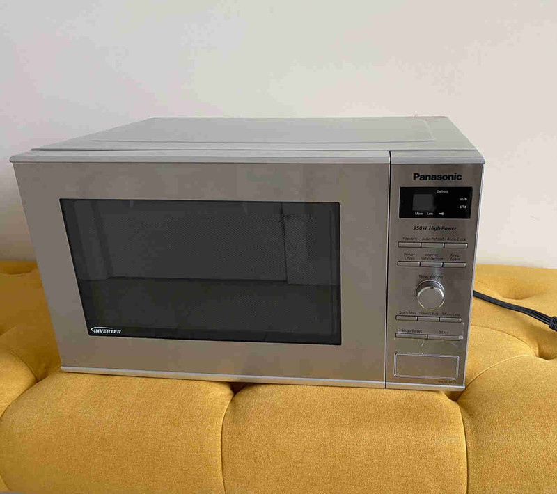 Panasonic 950W Inverter Technology Microwave Oven Microwaves