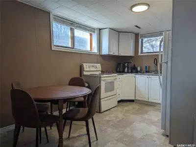 2-Bedroom Basement Suite - Kelsey Woodlawn!