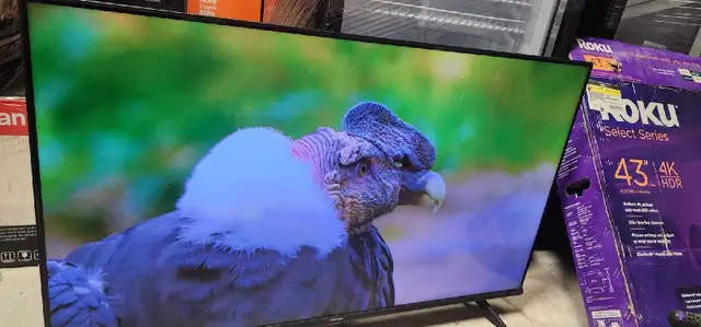 43" UHD VIDAA HDR 10 SMART TV W/BLUETOOTH $170 in TVs in City of Toronto - Image 3