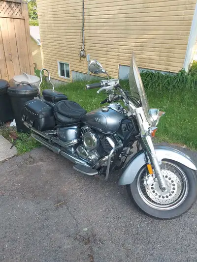 2003 vstar 1100, works great, safety till next year. Milage 92071 kms $2800 obo
