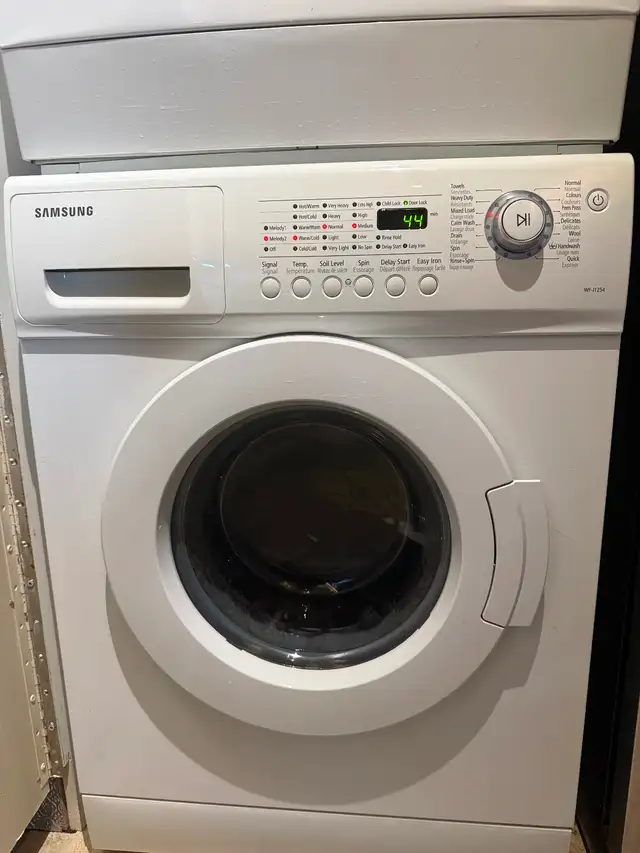 Samsung 24" Stackable Washer & Dryer Set - Excellent Condition in Washers & Dryers in City of Toronto - Image 5