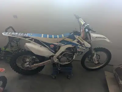 2015 Honda crf250r Fork seals done, all bearings are good, new back rim and I have the front rim to...