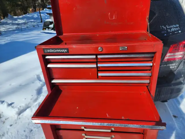 Benchmark 8 Drawers Tool Chest With Locking Bar in Hand Tools in Windsor Region - Image 9