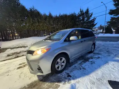 TOYOTA SIENNA 2019 FWD LE 3,5L V6 156,270 KM ECRAN TACTILE 7PO CAMERA DE RECUL APPLE CARPLAY/ANDROID...