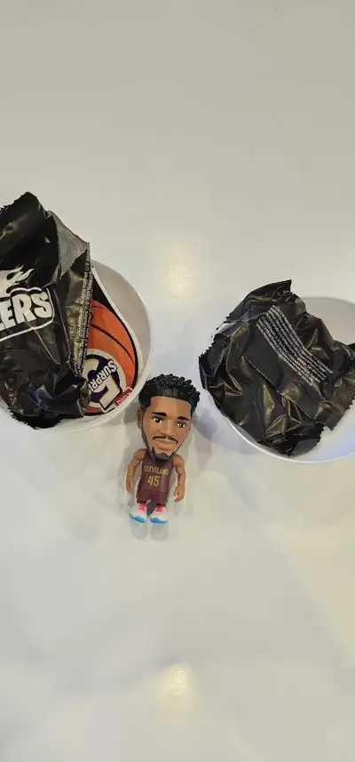 ZURU NBA BALLERS DONOVAN MITCHELL AWAY JERSEY, View more