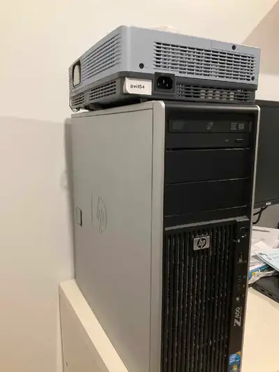 HARDWARE Spécifications CPU: - Processor Intel Xeon -w3550 x4- @ GHz ( CPU ) 45 nm Max Turbo Frequen...