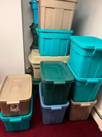 assorted sized storage containers