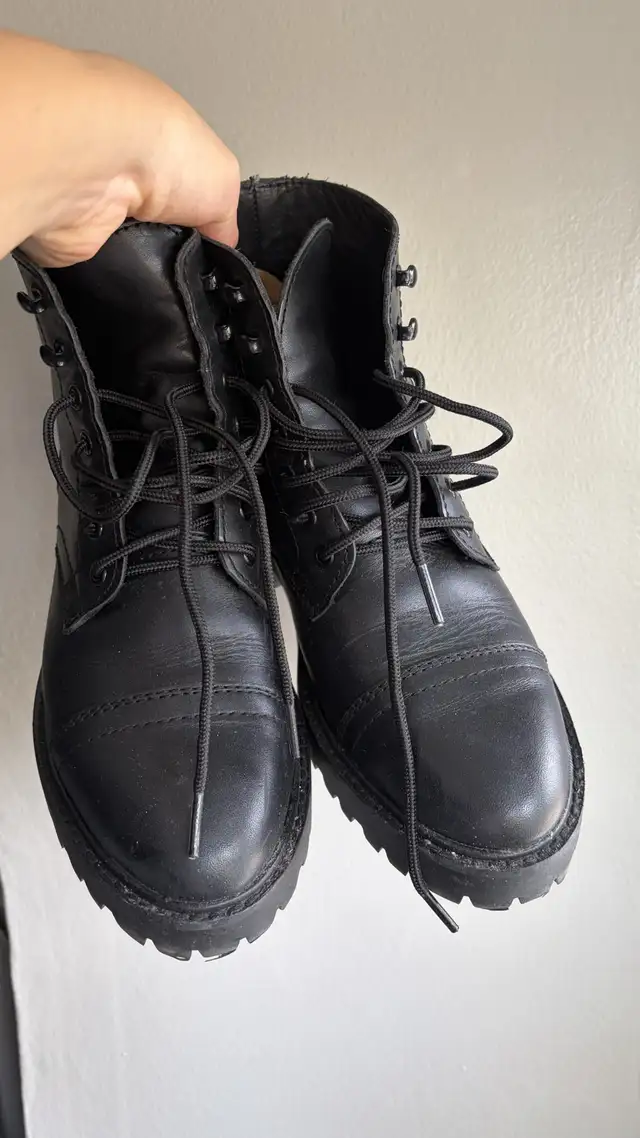 Thursday Boots in Women's - Shoes in City of Toronto - Image 3