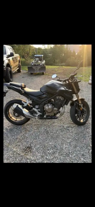 2022 Honda CB 500e …2872 km .. currently stored in Pasadena…