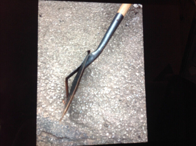 Razorback Roofer Spade in Hand Tools in Oakville / Halton Region - Image 3