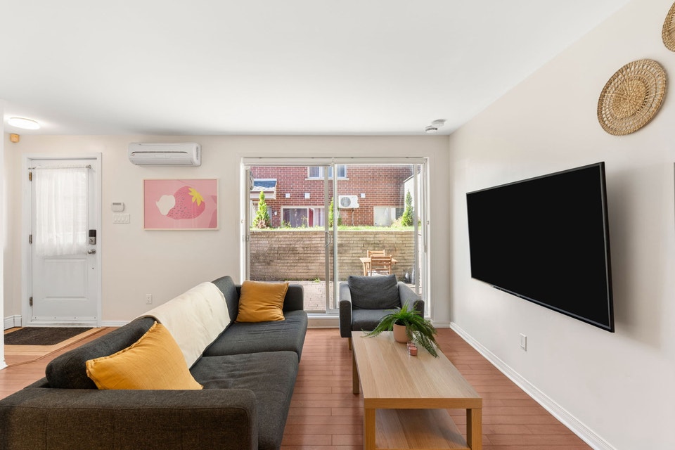 3 1/2 meuble Longueuil tout inclus disponible 1 novembre | Long Term ...