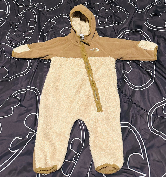 NORTH FACE WINTER SNOWSUIT (0-3MTHS) in Clothing - 0-3 Months in Regina - Image 3