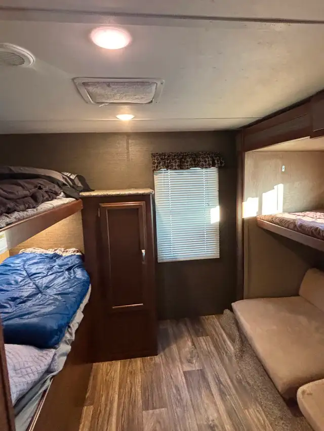 2017 passport 3320bh grand touring camper in Travel Trailers & Campers in Regina - Image 10