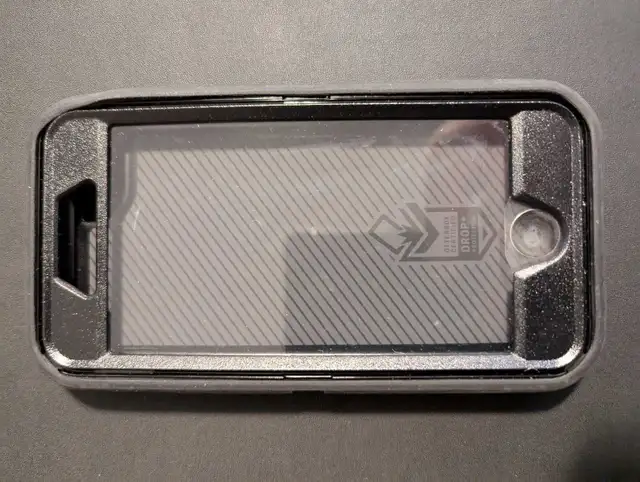 Otterbox iPhone SE  second Case in Cell Phone Accessories in City of Toronto - Image 2