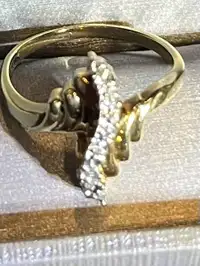 Vintage 10 K Gold and Diamond Ring.