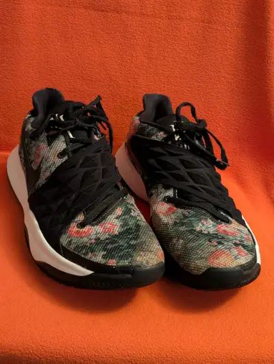Asking $25 cash, obo. In very good condition. Come and try them on.