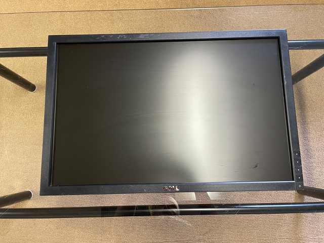 Dell P2210t 22" Monitor – Works Great, Multiple Inputs! in Monitors in Gatineau - Image 2