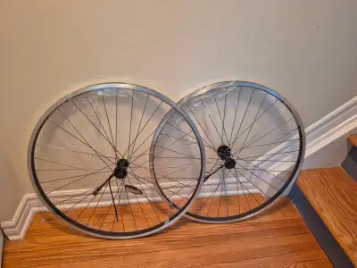 NEW 700c Evo Tour front bicycle wheel, View more