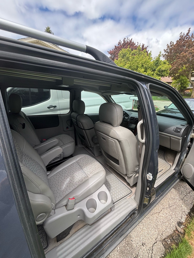 2009  Chevrolet Uplander LT  AS IS 1750 OBO! in Cars & Trucks in London - Image 2