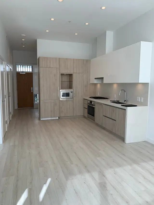 2 bed 2 bathroom - Metrotown station square