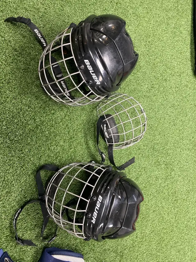 youth hockey equipment in Hockey in St. Catharines - Image 4